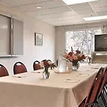 Quality Suites Atlanta Airport East 